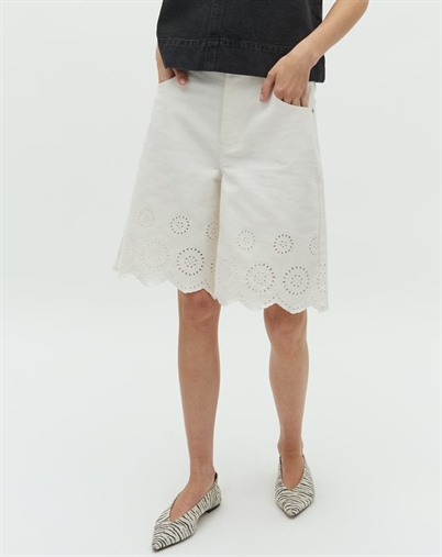 Global F - Talina Scallop Shorts - White